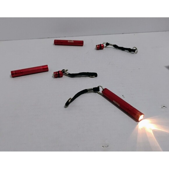 VINTAGE MAGLITE SOLITAIRE WINSTON MINI KEYCHAIN FLASHLIGHT LOT TESTED WORKING - Picture 7 of 8